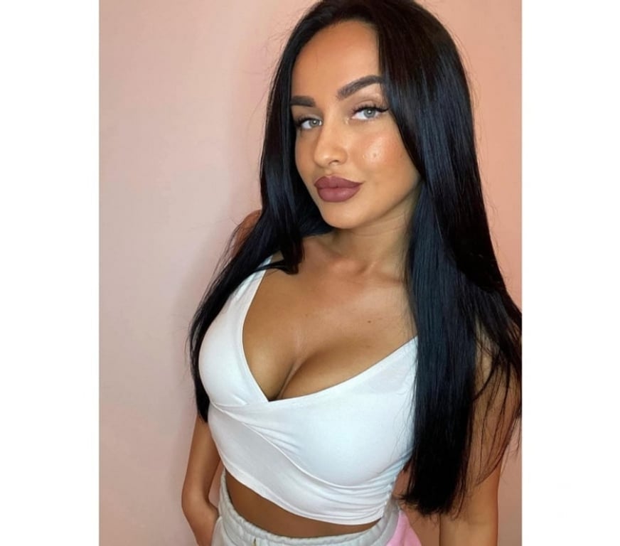 Escorts West Yorkshire Leeds - Photos for 🥵 Roxy blue eyes nice face tann body🥵 party 🤤