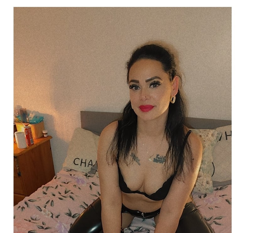 Escorts Crosshill Glasgow - Photos for I m sexy now grils in town best bj