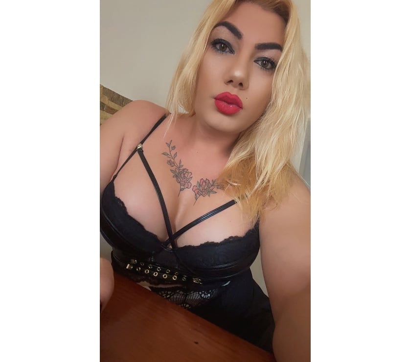 Escorts Doncaster City Centre Doncaster - Photos for Selena Shemale curvy party girl no rush