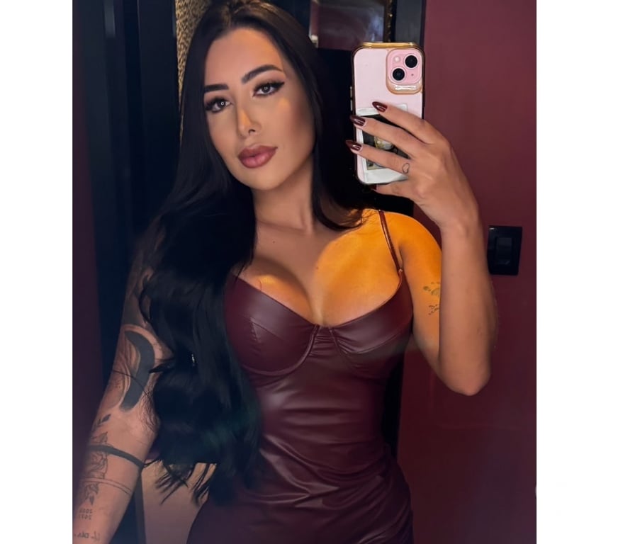 Escorts South West London Earls Court - South West London - Photos for MEL - Soft, Bold & Unforgettable ✨