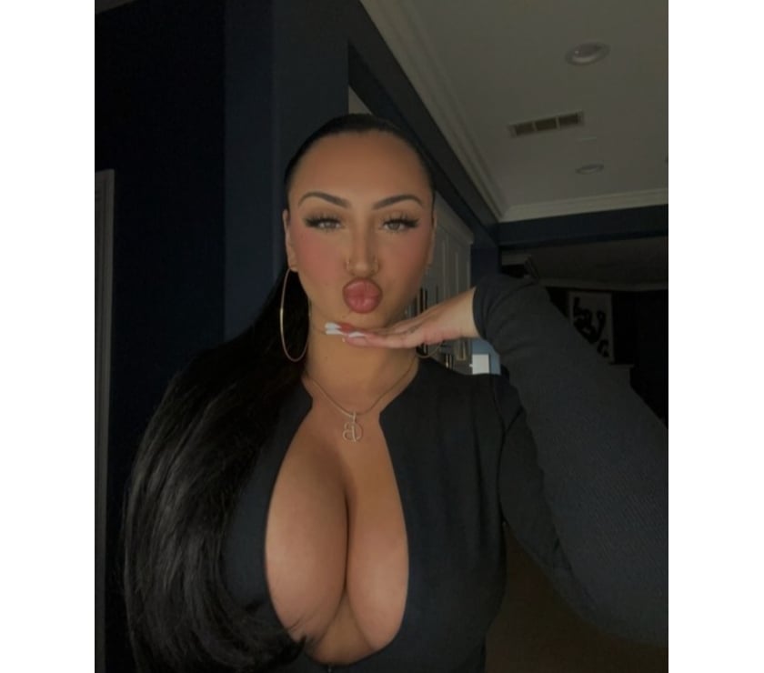 Duo Escorts Cambridge City Centre Cambridge - Photos for Sexy monica around party girl