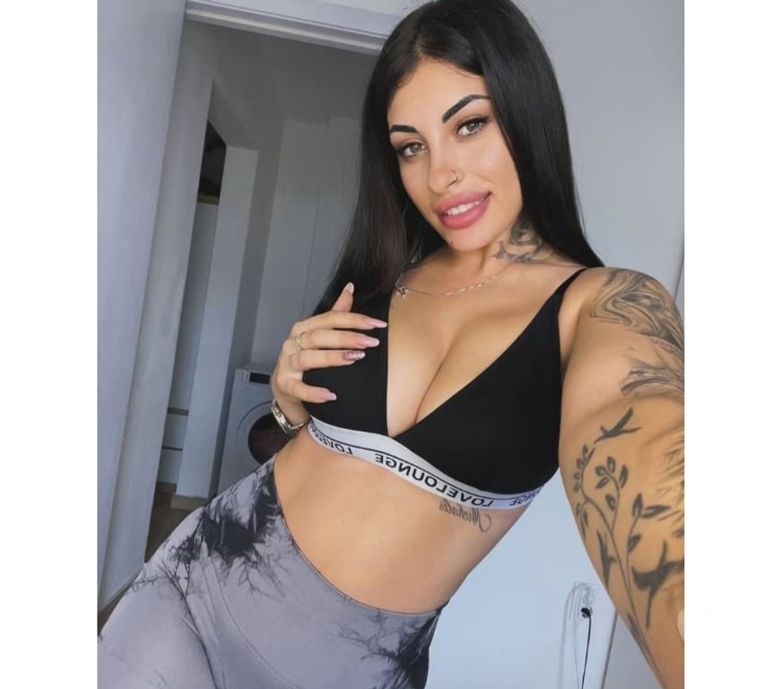 Escorts Surrey Spelthorne - Photos for Just Outcall🥰💕🥰💕💕🥰