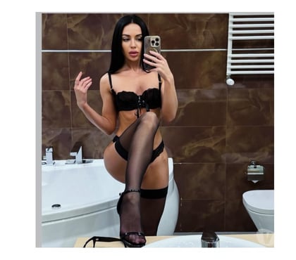 Escorts Worthing Town Centre Worthing - Photos for STOP HERE Are we going to have an amazing experience