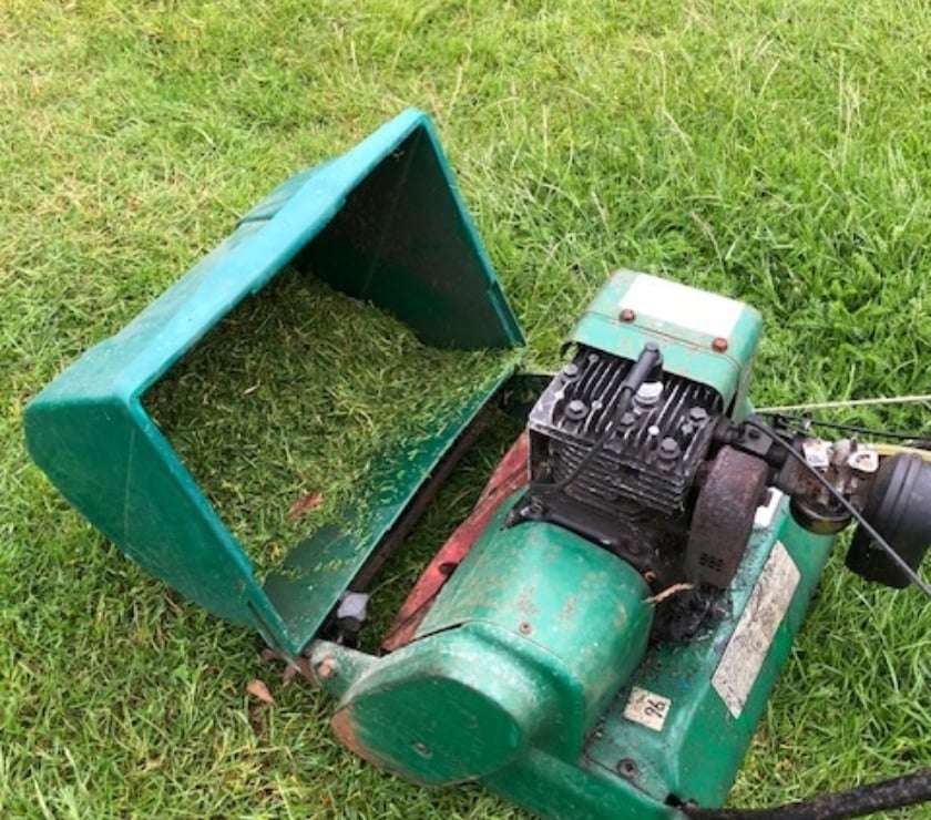 garden furniture for sale Little Totham Maldon - Photos for Suffolk Colt Lawnmower . Petrol 14 inch