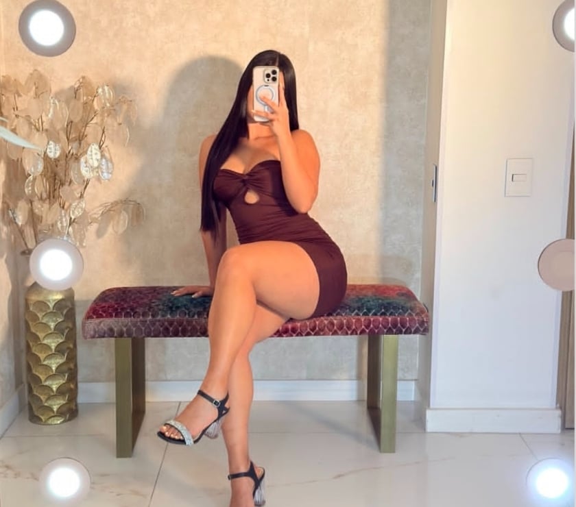 Escort Cardiff City Centre Cardiff - Photos for I'm Indian girl available for parties and in & outcall
