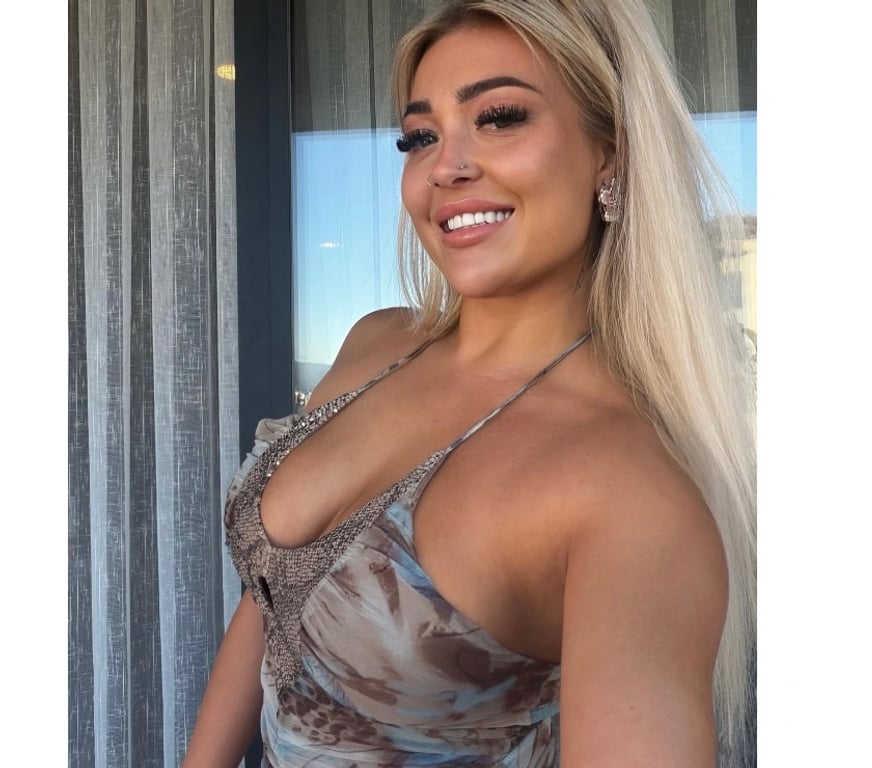 Escorts Surrey Reigate and Banstead - Photos for 24 🅷 🅿🅰🆁🆃🆈🔥BUSTY BLONDE🔥