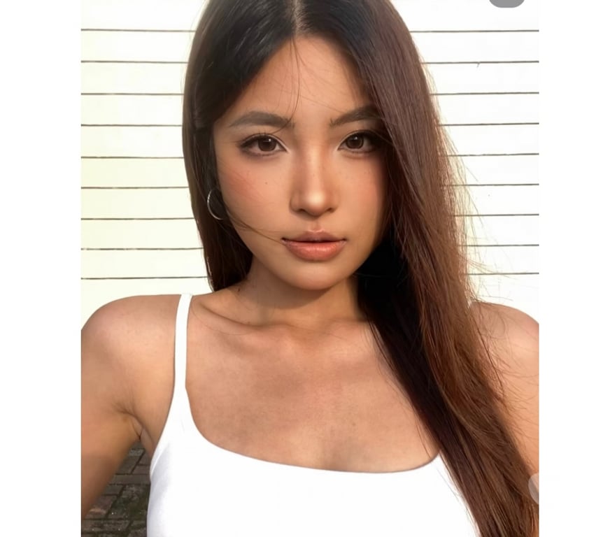 Escorts South East London Norwood Junction Station - South East London - Photos for 🌸Quiet Bloom · Caring & Graceful 🌸 (SE25)