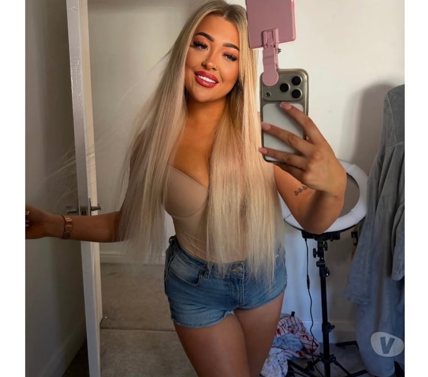 Escorts West Sussex Crawley - Photos for 🅗🅞🅣 🅑🅛🅞🅝🅓🅔 PARTY🔝NO RUSH❎