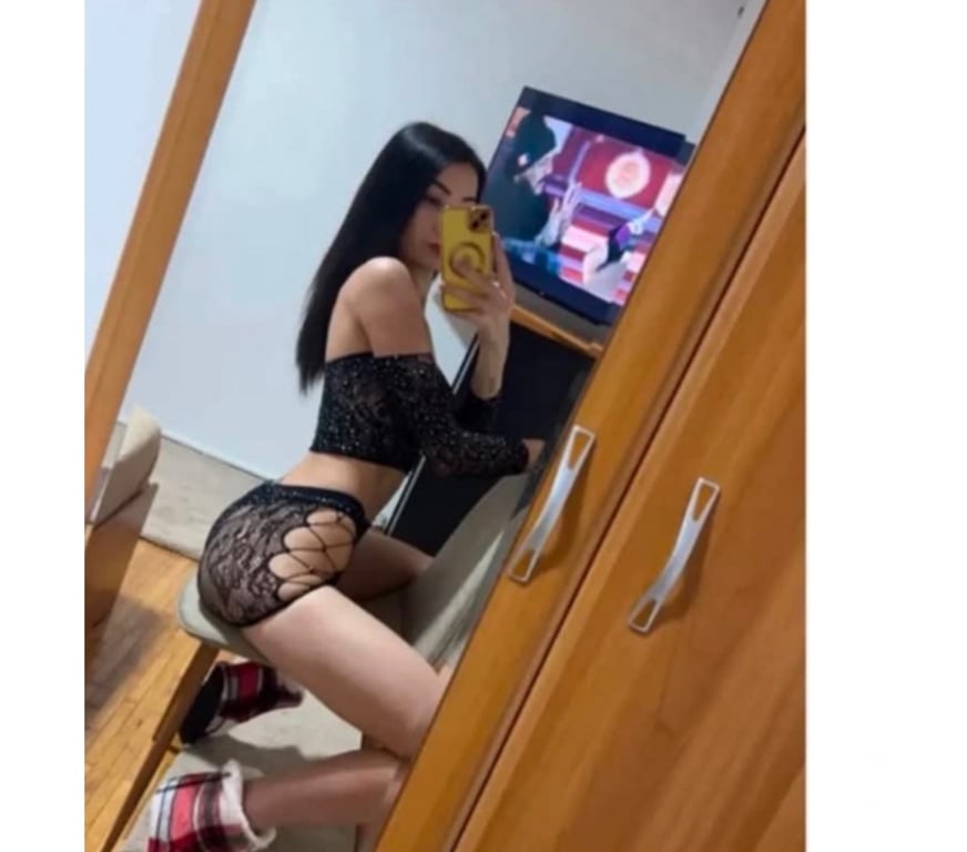 Escorts South West London South Wimbledon - South West London - Photos for 🔥NAUGTHY Mia🍭A-level GFE OWO💦🔝PARTY🔝