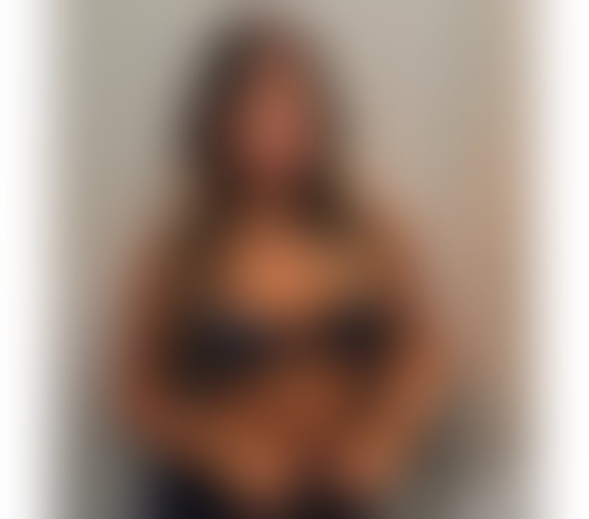 Escorts Luton Town Centre Luton - Photos for Lily Perfect Company