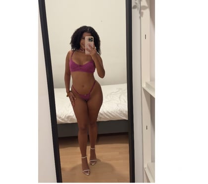 Escort Woolwich South East London - Photos for Kira🌼 GFE Brasileira de Luxo