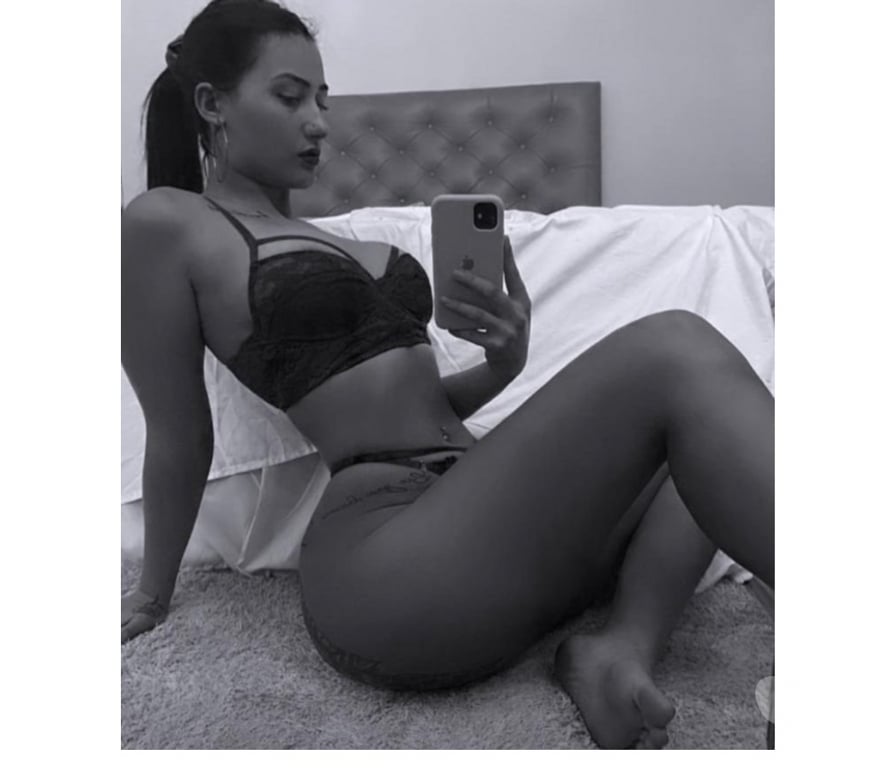 Escorts South West London Sutton - Photos for 🍑BRUNA PARTY GIRL🍑🥂BEST EXPERIENCE NO RUSH🇧🇷
