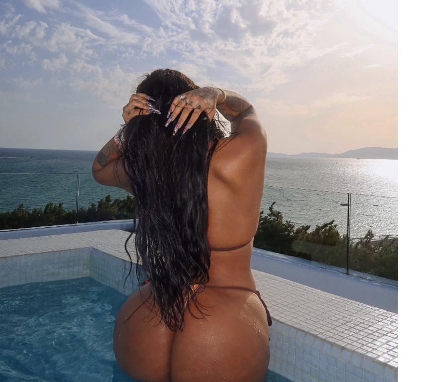 Escorts Hampshire Portsmouth - Photos for 🍑 BIG BOTTOM BRAZILIAN TAINÁ 🇧🇷