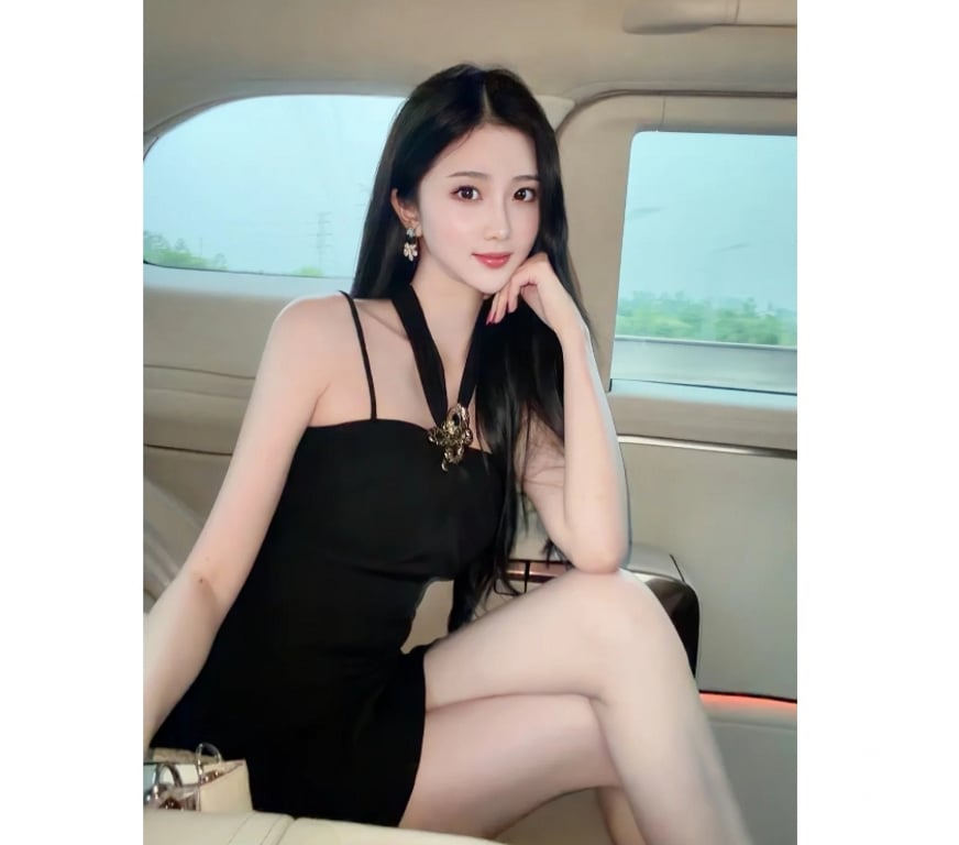 Escorts Surrey Guildford - Photos for Asian girl very friendly, Lovely and professional massage
