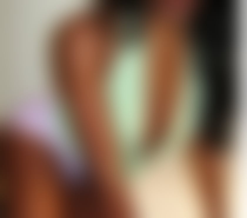 Escorts East London Whitechapel - East London - Photos for BOMBSHELL 💣 PARTY BABE VEE