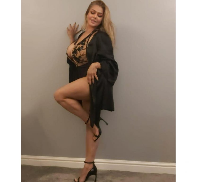Escorts Kent Dartford - Photos for HOT Fun Loving Latina Lola! 🎉PARTY🎉🫦