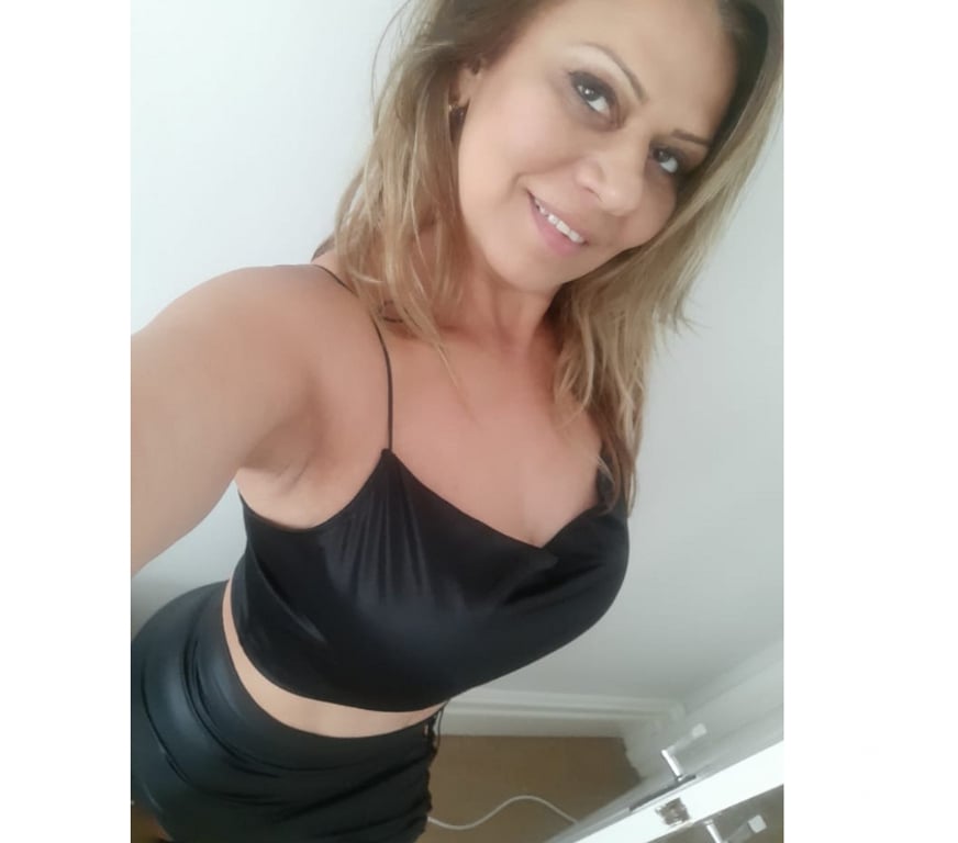 Escorts Kent Dartford - Photos for COLOMBIAN LOLA HOT NEW IN TOWN