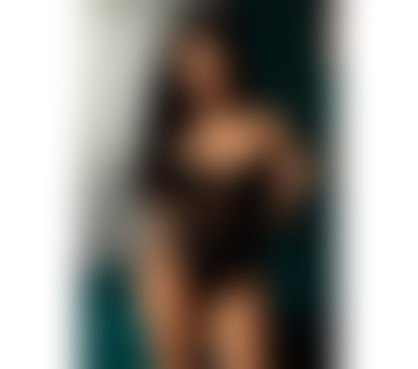Escorts Luton Town Centre Luton - Photos for Brunette girl available in luton
