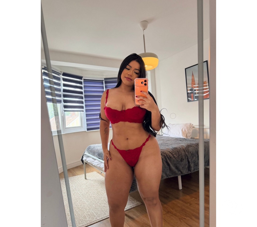 Escorts Surrey Guildford - Photos for Carla Party 🇧🇷 Hot Brazilian