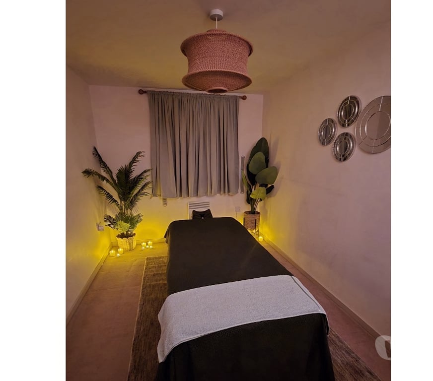 Escorts Cheshire West and Chester Chester - Cheshire West and Chester - Photos for 🌿 Ava Professional Thai Relaxing Hot Oil Massage 💆✨