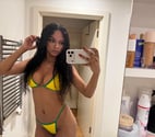 Latina Slim sensual Aysha