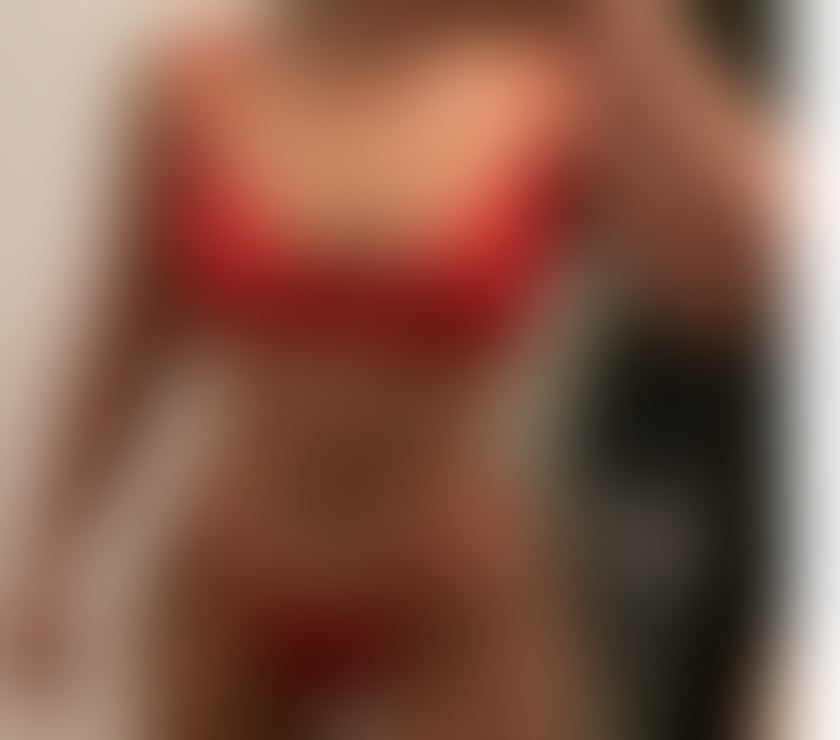 Photos for Júlia 🍑🫦🤌🏻😮‍💨 BIG ASS