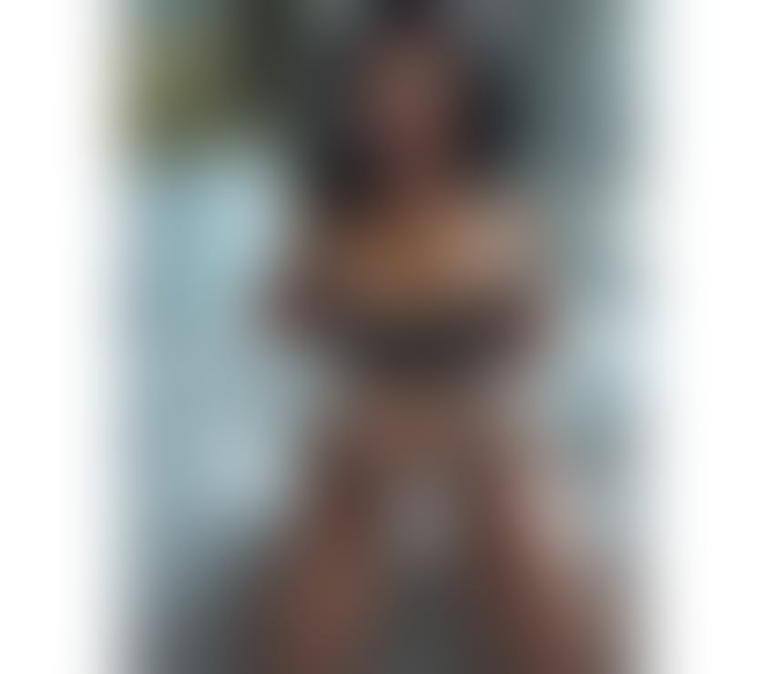 Emma hot brunette!🥰🥰
