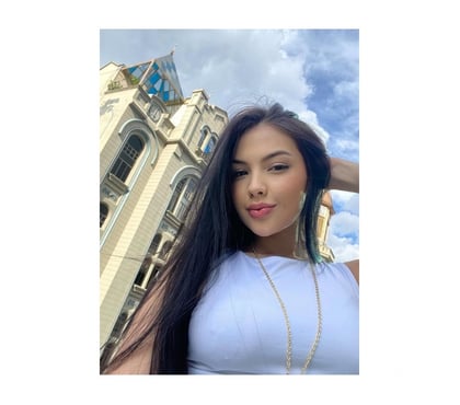 Photos for Hannah Next Door 💋
