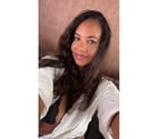 Leeds City Centre - Leeds — Curvy mixed-race MILF
