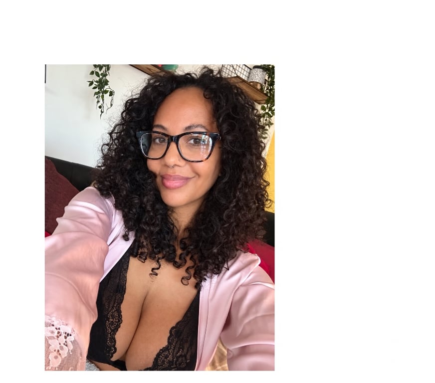 Adult Entertainment Central London Soho - Central London - Photos for Curvy mixed-race MILF