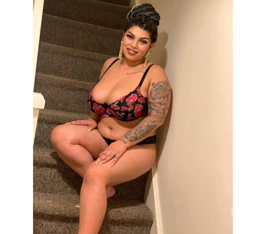 Escorts Leicestershire Leicester - Photos for SELYN PARTY GIRLS FOR YOU NOT RUSH
