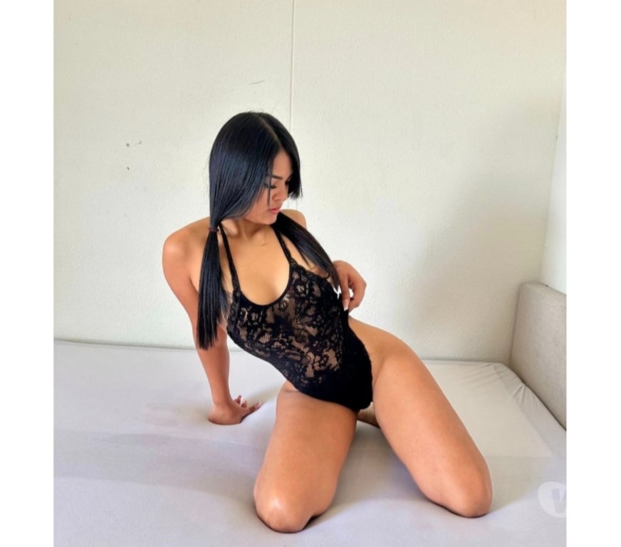 Escorts South East London Woolwich - South East London - Photos for Colombian 🇨🇴 girl Melany Party 🔥