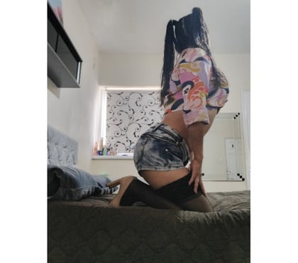  Escorts & Erotic Massage Tooting Broadway Station South West London - Photos for SENSUAL BOLIVIAN ASIAN HOT AND PARTY GIRL😈🔥