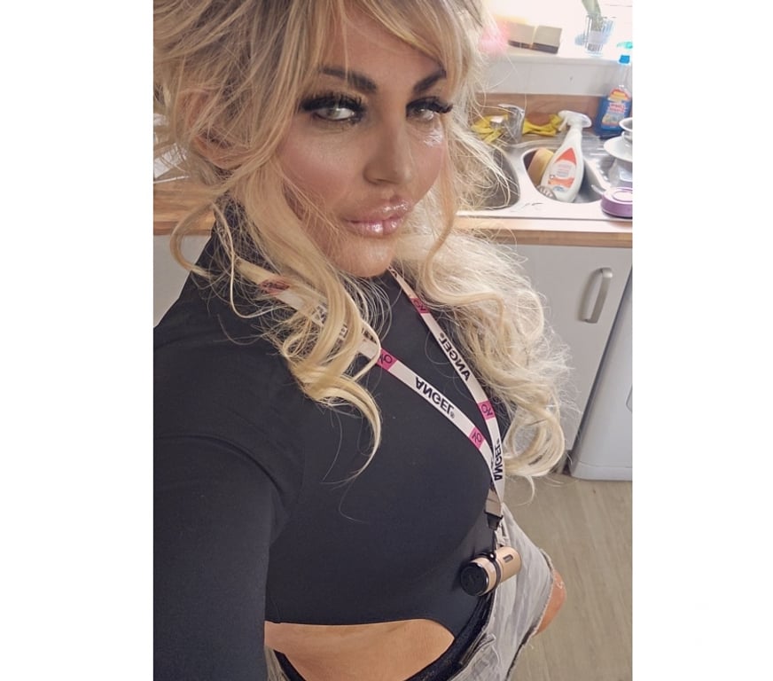 Escorts Cheshire West and Chester Northwich - Cheshire West and Chester - Photos for English escort based in Northwich