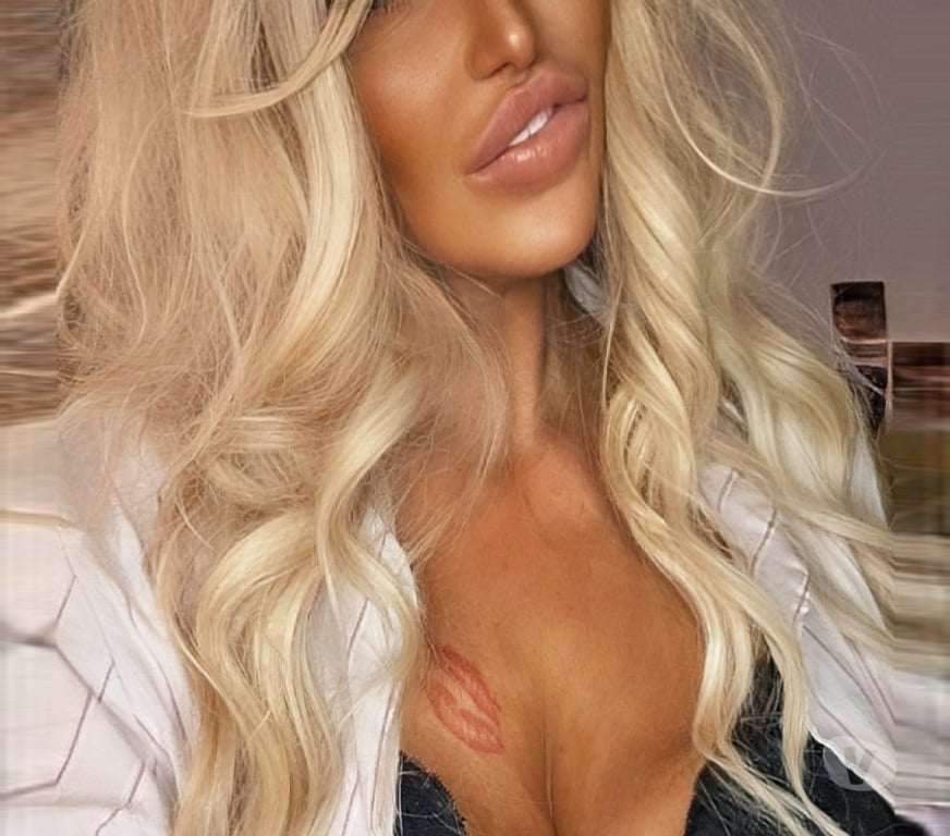 Escorts Cheshire West and Chester Northwich - Cheshire West and Chester - Photos for English escort based in Northwich