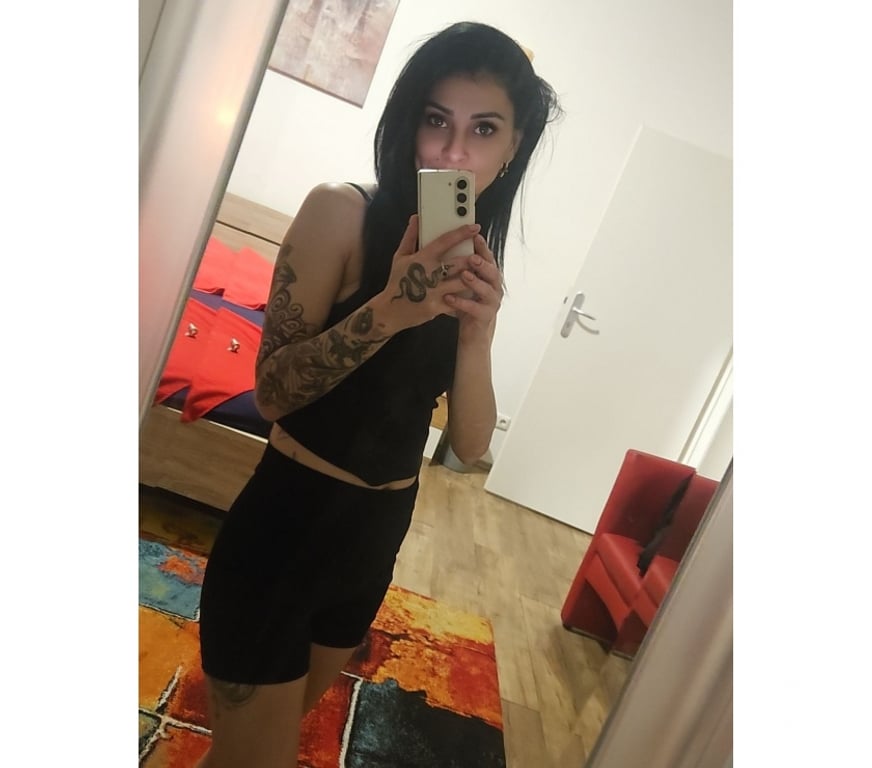 Escorts Essex Thurrock - Essex - Photos for Hi sunt cristina sunt 24 din 24 pentru tine