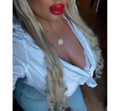 Escort Horsham Town Centre Horsham - Photos for Sexy girl new in town