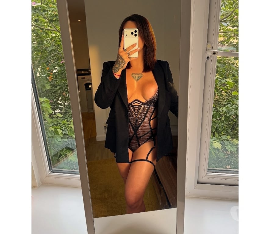 Trans Escorts Surrey Runnymede - Photos for Amanda hot brazilian