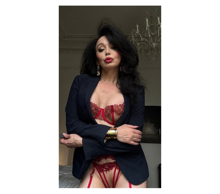 Escorts County of Herefordshire Hereford - County of Herefordshire - Photos for 🟨🟪🟪alluring MATURE MILF few days only 🌙🟪