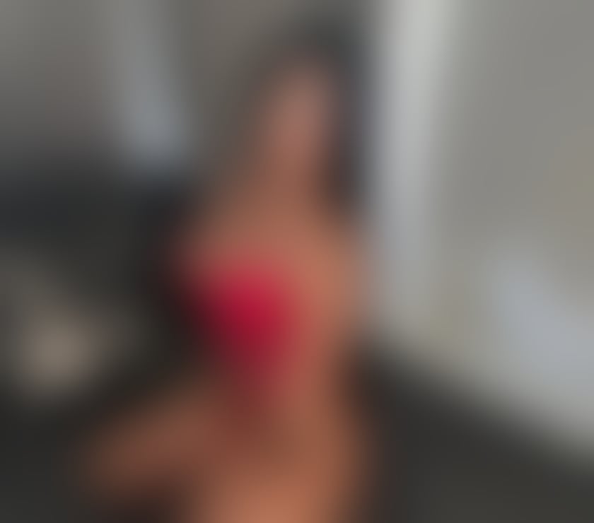 Melissa , for the first time here ❤️ real pics