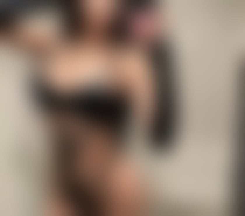 Available party girl 24 7 available ✨️ 😘