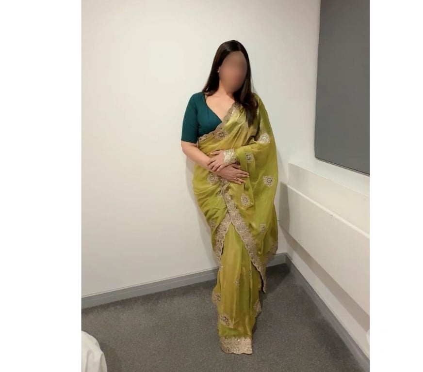 Escorts South West London Stockwell - South West London - Photos for Soniya Friendly South Indian Tamil 🇮🇳 (WhatsApp me)