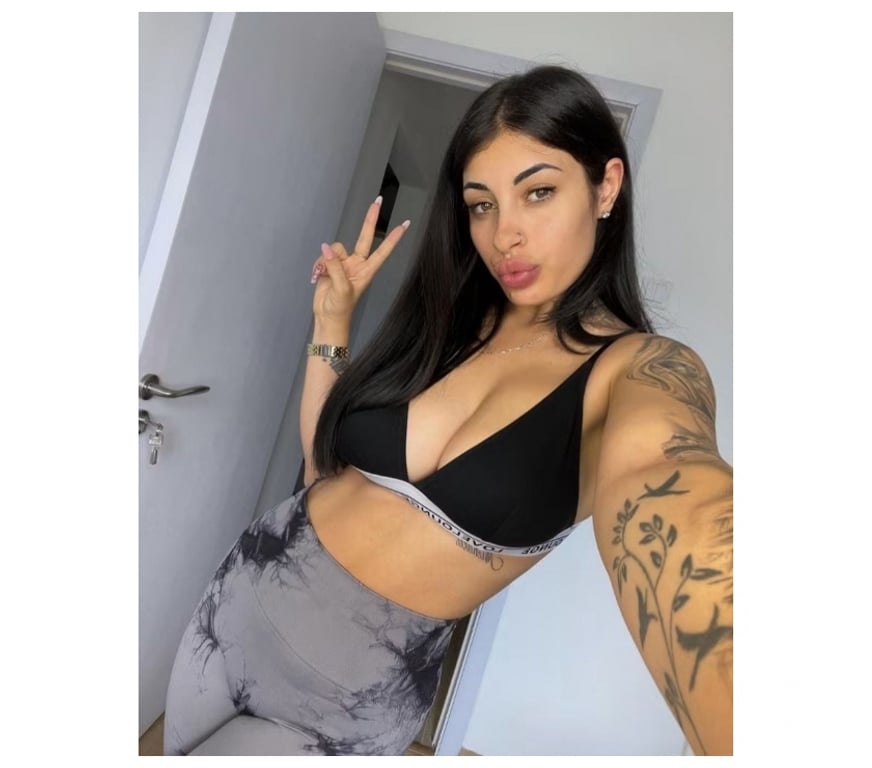 Escorts Hampshire Rushmoor - Photos for Just Outcall 💘💕🥰🥰💕