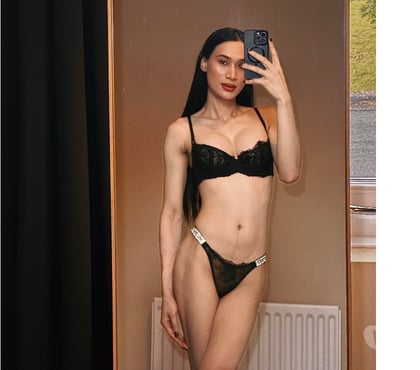 Escort Leeds City Centre Leeds - Photos for Lydia Feminine And Attractive Trans Girl From Thailand