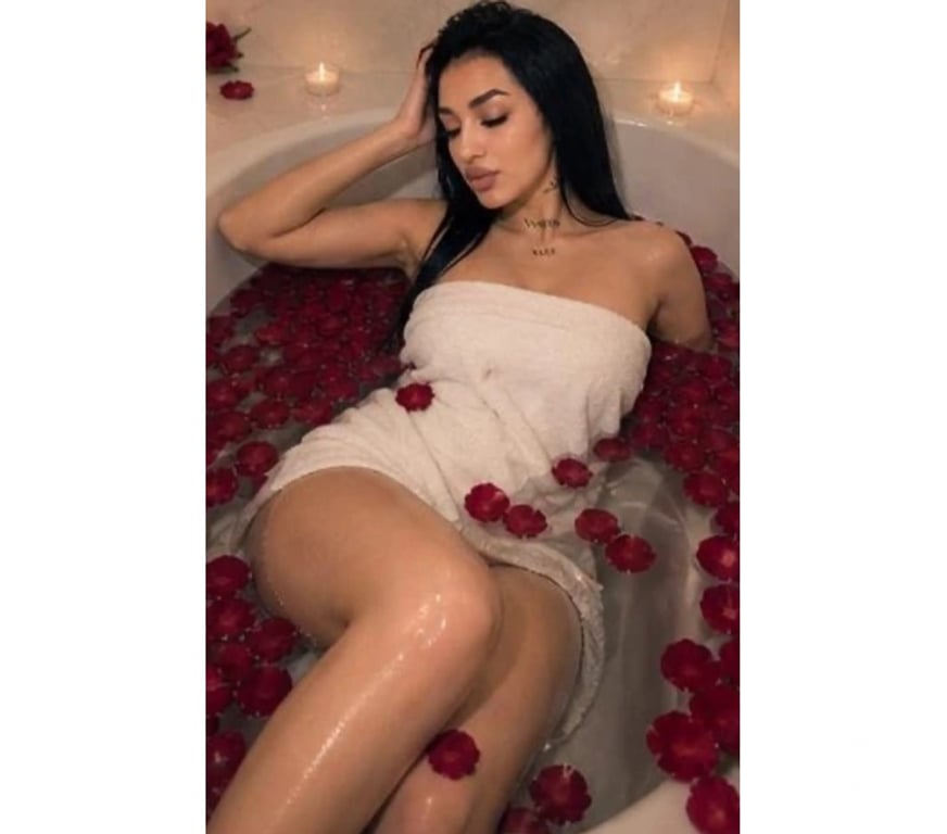 Escorts Greater Manchester Oldham - Photos for Liviaa🩷Party🫦Incall Or Outcall❤️