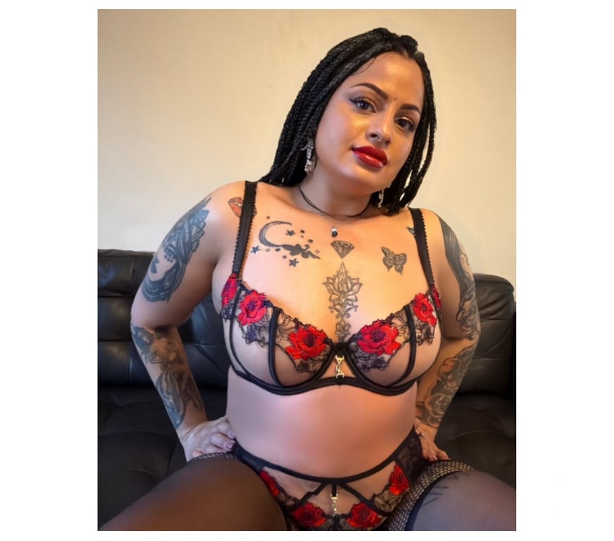 Escorts West Midlands Birmingham - Photos for Tattooed MILF Bella• Mature not Old •No rush GFE