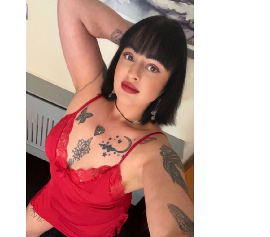 Escorts West Midlands Birmingham - Photos for Tattooed MILF Bella• Mature not Old •No rush GFE