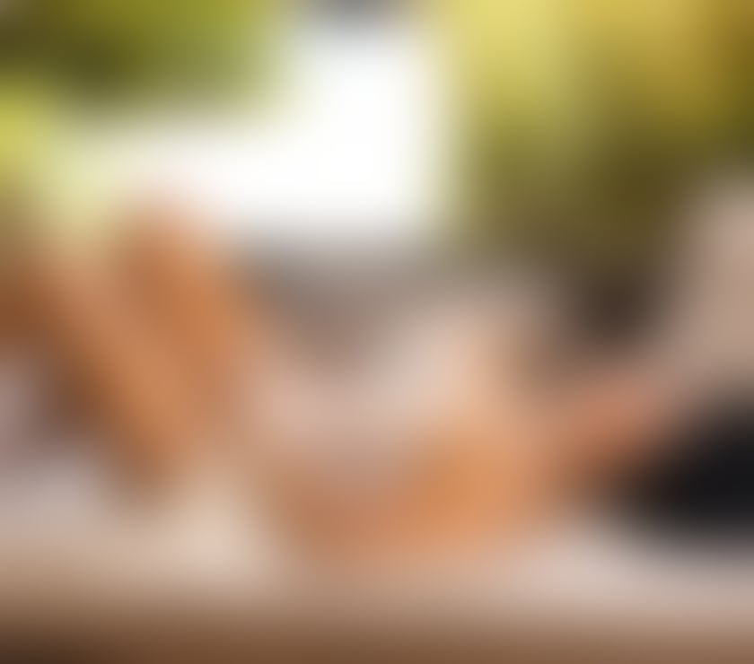 Escorts Surrey Guildford - Photos for New in town call me for party only outcall