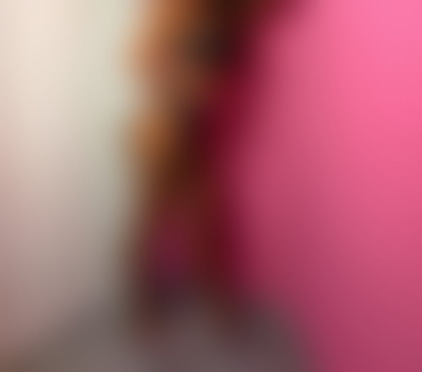  Escorts Reading Town Centre Reading - Photos for Hi I’m Lara call me for good party incall outcall
