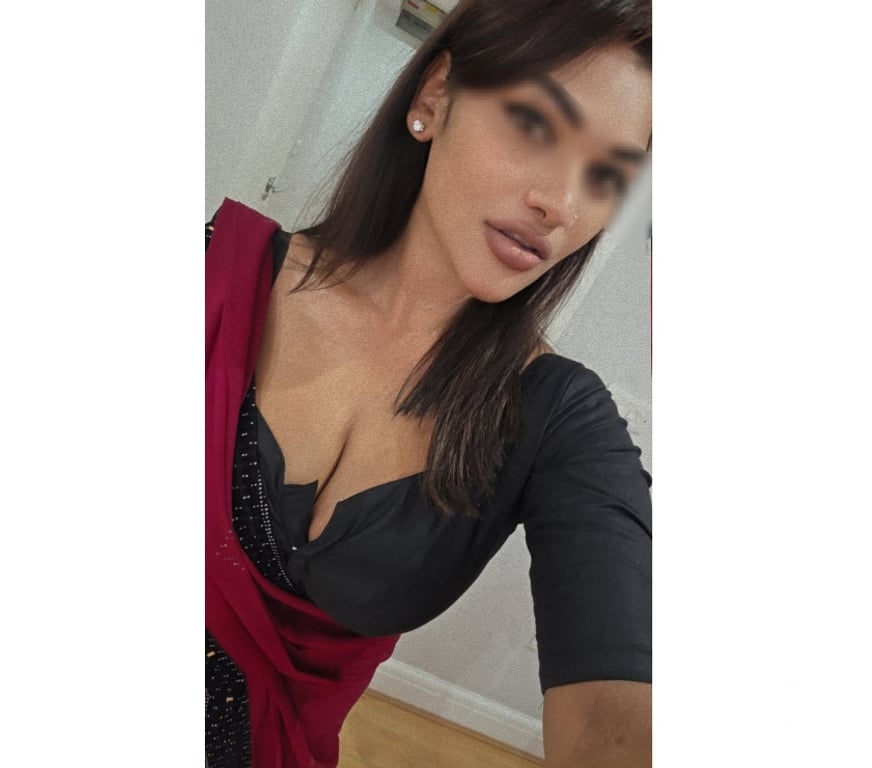 Escorts South East London Croydon - Photos for Sindhu sree South Indian Tamil Girl Croydon